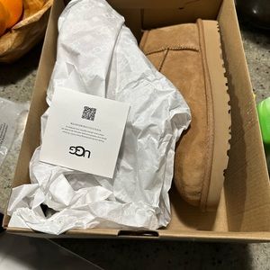 SOLD OUT UGG ANKLE BOOT IN CHESTNUT!!!